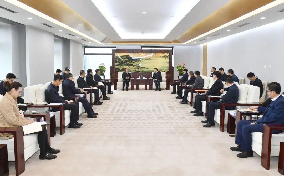 9B444802FF1613533FD6F413198_C398331E_16FC3.jpg?e= 9B444802FF1613533FD6F413198_C398331E_16FC3.jpg?e=