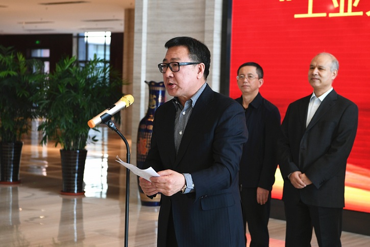 D0B8213E950B8961AD7C19FF179_6FB48CD4_1C59E.jpg?e= D0B8213E950B8961AD7C19FF179_6FB48CD4_1C59E.jpg?e=