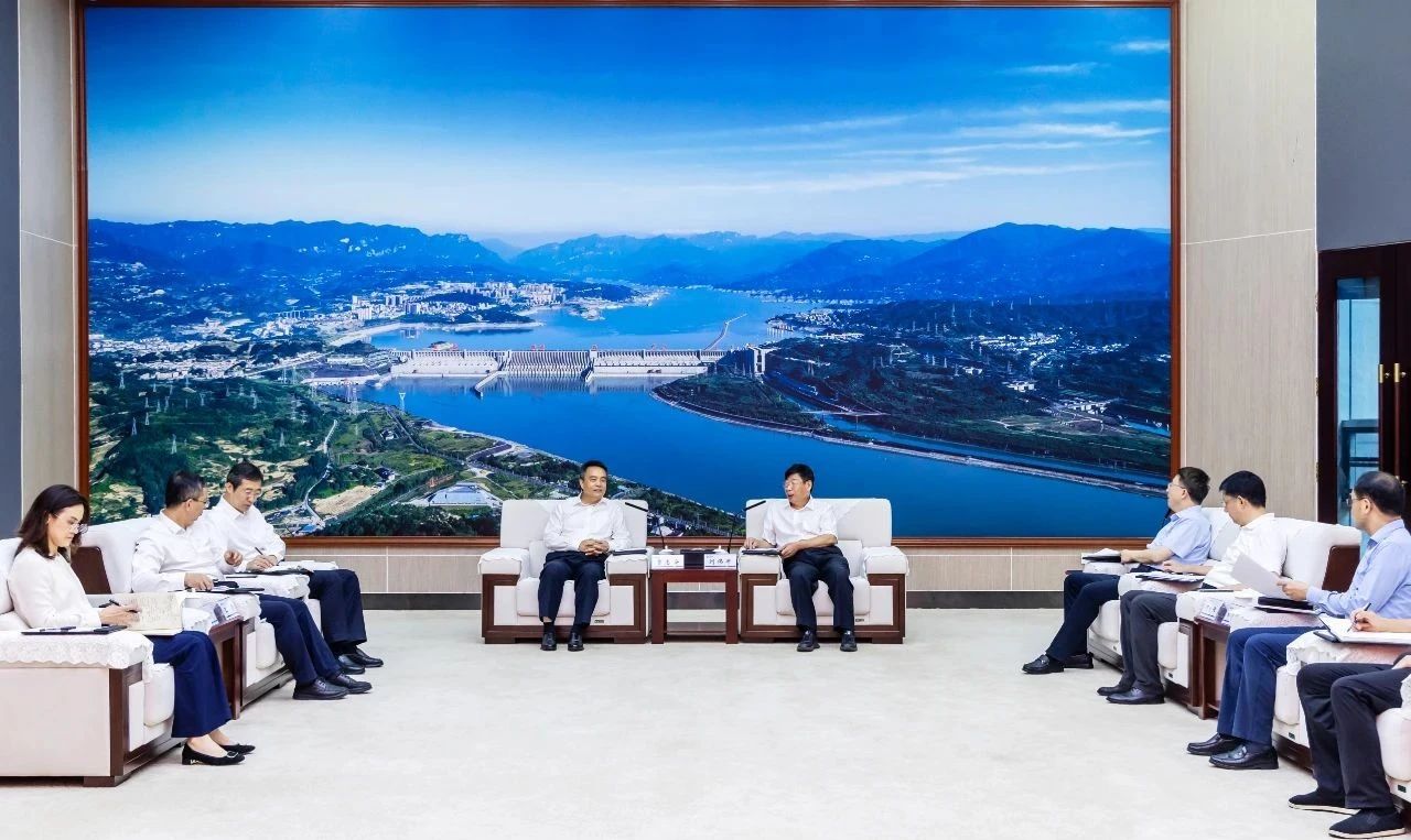 E87756C3895FFC87C06AE756D3D_62DDDD9D_26AC1.jpg?e= E87756C3895FFC87C06AE756D3D_62DDDD9D_26AC1.jpg?e=