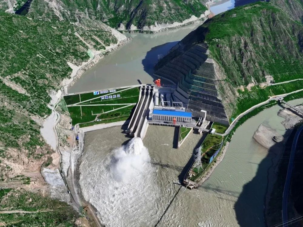 0A7E46A3030877253F17FDF57A5_EDA5AFEF_306A1.jpg?e= ͼƬ