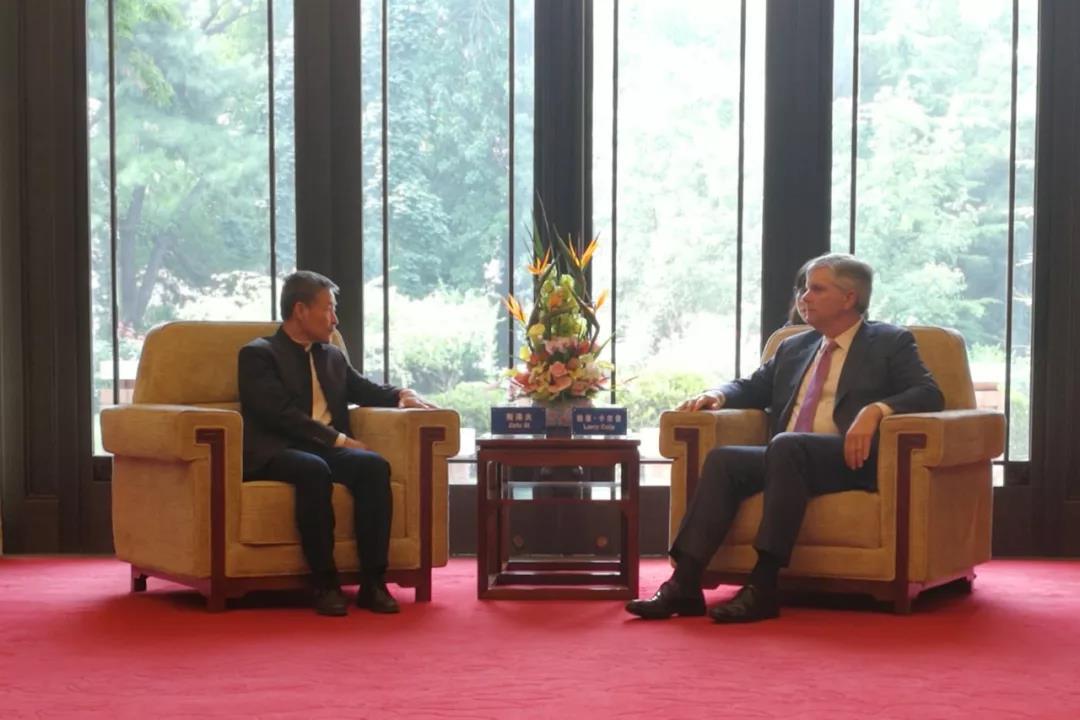 78029491636D582BAF0D0BA754B_32610935_13F72.jpg?e= 78029491636D582BAF0D0BA754B_32610935_13F72.jpg?e=