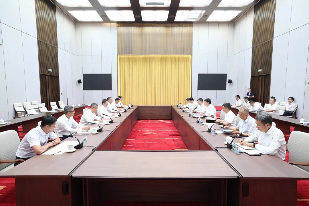 0F4D6D6216A438B2AEDD10D23E7_0C11B355_19CB3.jpg?e= 0F4D6D6216A438B2AEDD10D23E7_0C11B355_19CB3.jpg?e=